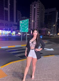 Vicky - puta in Dubai Photo 5 of 18