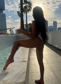 Vicky - escort in Abu Dhabi Photo 3 of 3