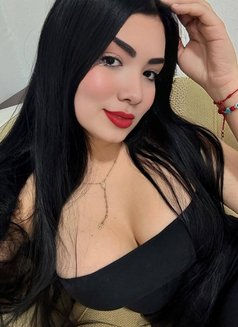 Vicky - escort in Abu Dhabi Photo 1 of 3