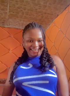 Vicky - escort in Guangzhou Photo 2 of 3