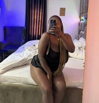 Vicky - escort in Guangzhou Photo 4 of 4