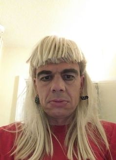 Vicky Green - Transsexual escort in Maidstone Photo 1 of 23