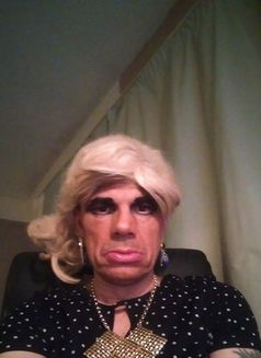 Vicky Green - Transsexual escort in Maidstone Photo 2 of 23