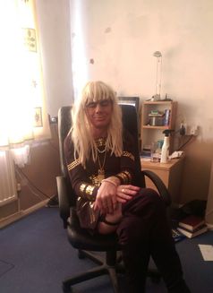 Vicky Green - Transsexual escort in Maidstone Photo 17 of 23
