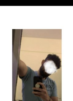 Vicky - Male companion in Bangalore Photo 2 of 2