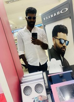 Vicky - Male escort in Bangalore Photo 1 of 4