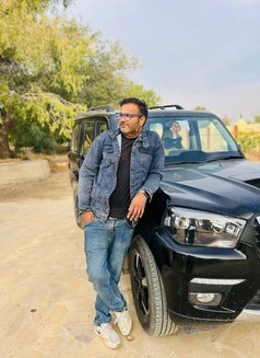 Vicky - Male escort in Jaipur Photo 4 of 4