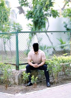 Vicky - Male escort in New Delhi Photo 4 of 4