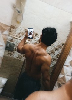 Vicky - Male escort in New Delhi Photo 3 of 3