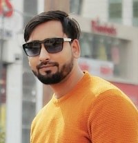 Vicky - Male escort in New Delhi