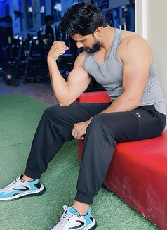 Vicky - Male escort in Noida Photo 4 of 5