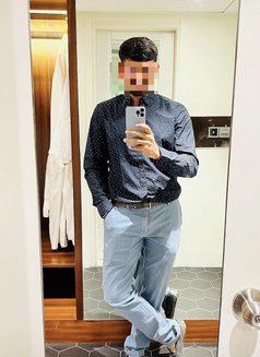 Vicky - Male escort in Vadodara Photo 2 of 3