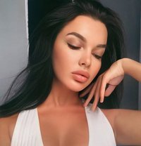 Vicky - puta in Dubai