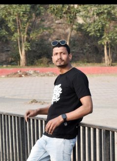 Vicky Singh - Male escort in Mumbai Photo 1 of 3