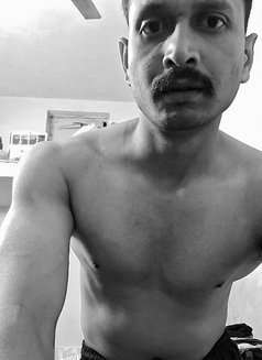 Vicky Singh - Male escort in New Delhi Photo 1 of 3