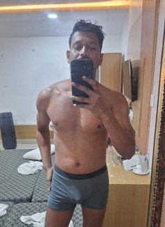 Vicky Singh - Acompañantes masculino in New Delhi Photo 1 of 1