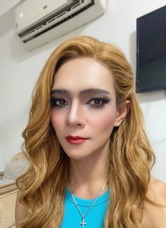 Vicky - Transsexual escort in Muscat Photo 3 of 4