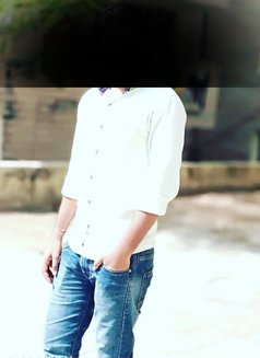 Vicky — Warm Intimacy, Confident Dominan - Acompañantes masculino in Mumbai Photo 5 of 5