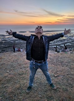 Delivery Boy - Acompañantes masculino in Mumbai Photo 5 of 7