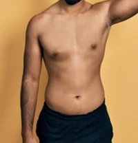 Victor Daniel - Intérprete masculino de adultos in Kuala Lumpur