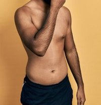 Victor Daniel - Intérprete masculino de adultos in Kuala Lumpur