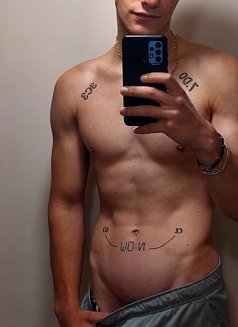 Victor - Male escort in Sofia Photo 4 of 6