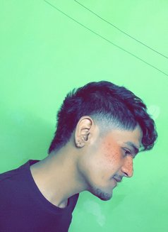 Victor - Male escort in Surat Photo 6 of 15