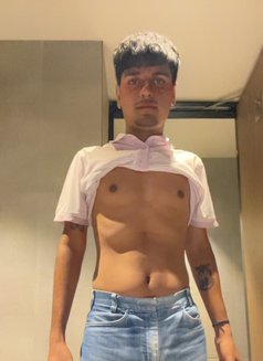 Victor - Male escort in Surat Photo 7 of 15