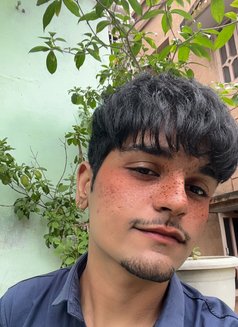 Victor - Male escort in Surat Photo 11 of 15
