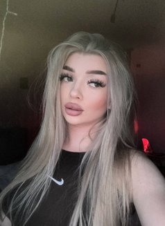 Victoria - puta in Dubai Photo 1 of 7