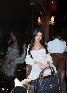 Victoria - escort in Dubai Photo 3 of 4