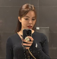 Victoria - escort in London