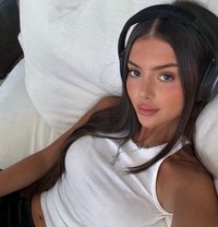 Victoria - escort in Hong Kong