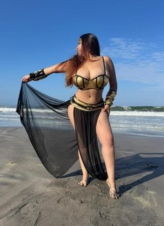 Victoria - escort in Paris Photo 17 of 19