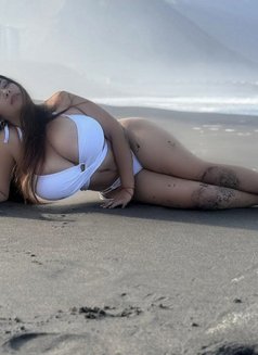 Victoria - escort in Paris Photo 18 of 19