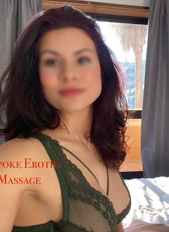 Victoria - masseuse in Prague (Praha) Photo 1 of 10