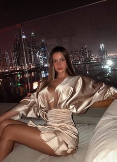 Victoria - escort in Dubai Photo 1 of 8