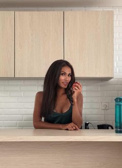 Victoria - Transsexual escort in Bali Photo 4 of 8