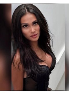 Victoria - Transsexual escort in Bali Photo 10 of 11