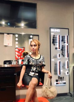 Victoria - Transsexual escort in Bali Photo 5 of 14