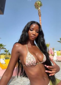 Victoria - escort in Dubai Photo 6 of 7