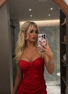 Victoria ! Manama - Transsexual escort in Al Manama Photo 12 of 13