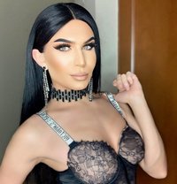 Victoria monster dick - Transsexual escort in Riyadh Photo 4 of 4