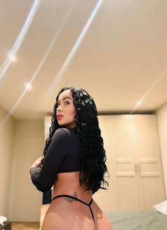 Victoria - escort in Beirut Photo 2 of 10