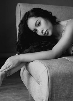 Victoria - escort in Beirut Photo 5 of 10