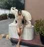 Victoria - Transsexual escort in New Delhi Photo 4 of 10