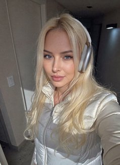 Victoria Real 100% - puta in Dubai Photo 2 of 6