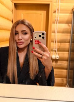 Victoria - escort in Beirut Photo 2 of 29