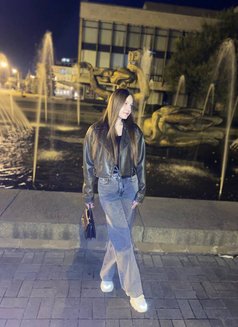Victoria - escort in Dubai Photo 6 of 9