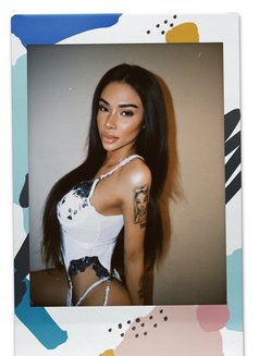Victoria - Transsexual escort in Paris Photo 15 of 21